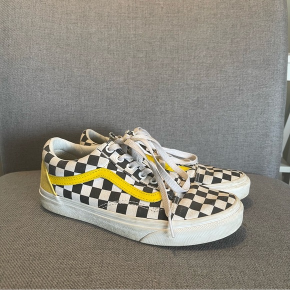 VANS | Custom made Old Skool Yellow & Checkered Shoe - Picture 4 of 11